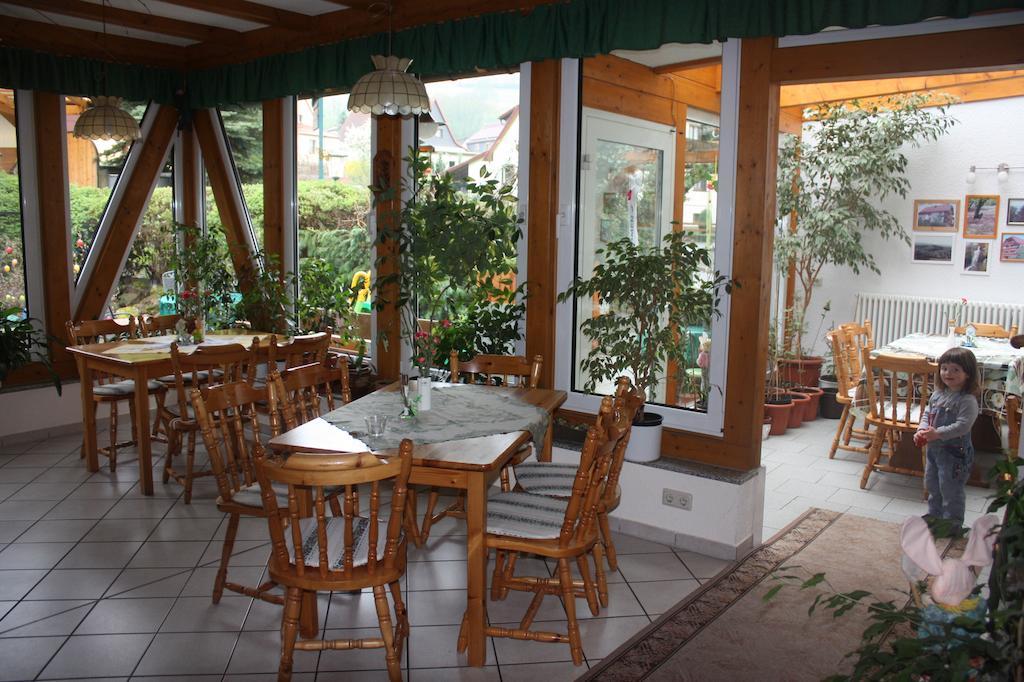 Cafe & Pension Carmen Brotterode Exteriör bild